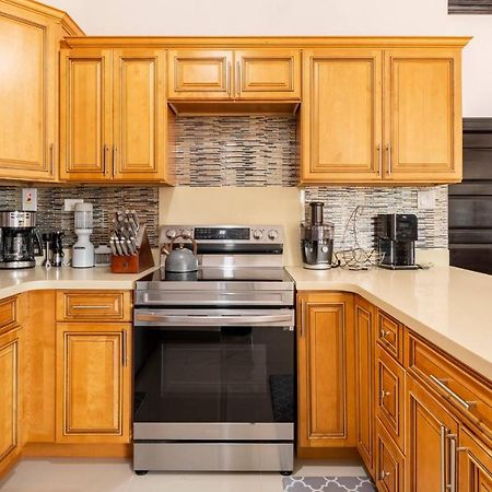 Brand New Pool Manor Park With Wifi Centrally-Located Κίνγκστον Εξωτερικό φωτογραφία