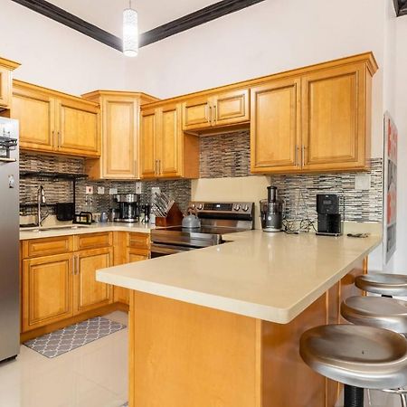 Brand New Pool Manor Park With Wifi Centrally-Located Κίνγκστον Εξωτερικό φωτογραφία