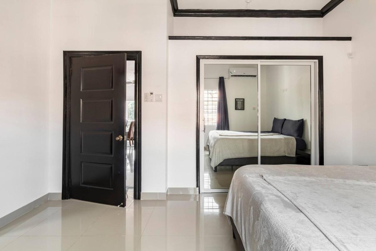 Brand New Pool Manor Park With Wifi Centrally-Located Κίνγκστον Εξωτερικό φωτογραφία