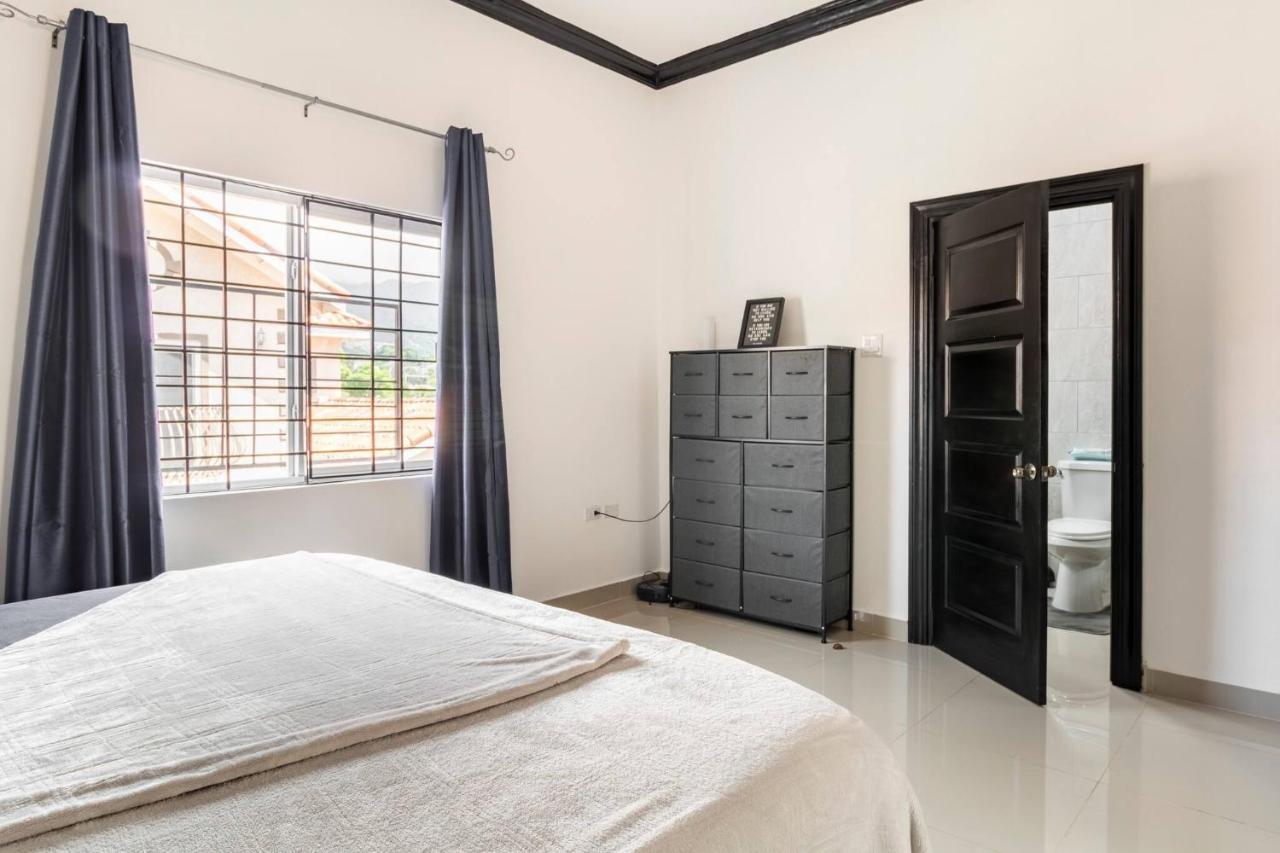 Brand New Pool Manor Park With Wifi Centrally-Located Κίνγκστον Εξωτερικό φωτογραφία