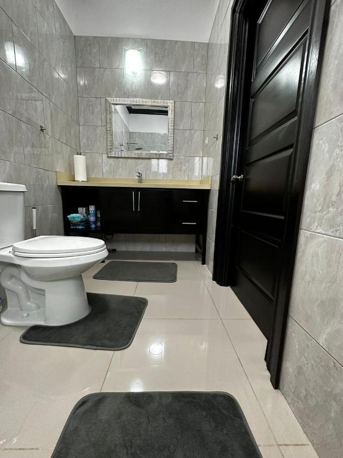 Brand New Pool Manor Park With Wifi Centrally-Located Κίνγκστον Εξωτερικό φωτογραφία