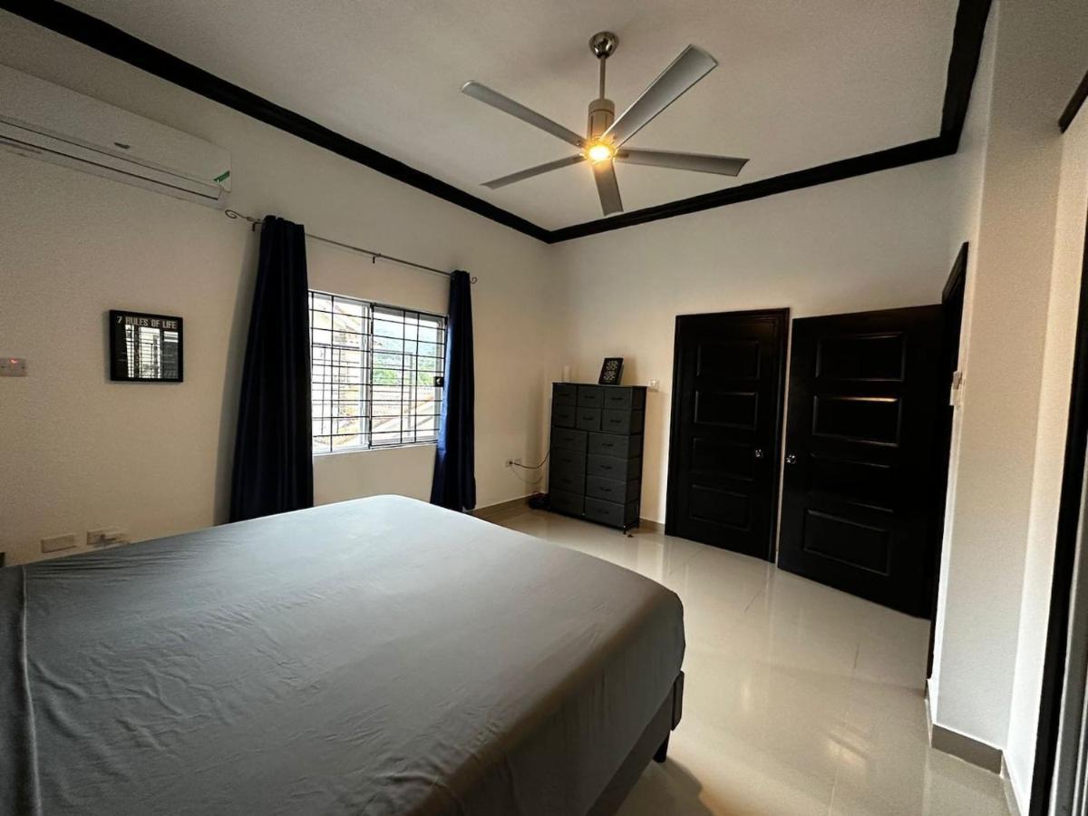 Brand New Pool Manor Park With Wifi Centrally-Located Κίνγκστον Εξωτερικό φωτογραφία