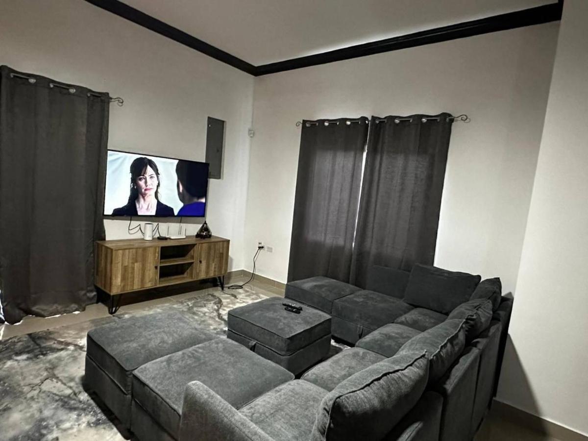 Brand New Pool Manor Park With Wifi Centrally-Located Κίνγκστον Εξωτερικό φωτογραφία